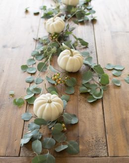 5 minute fall centerpiece for Thanksgiving entertaining