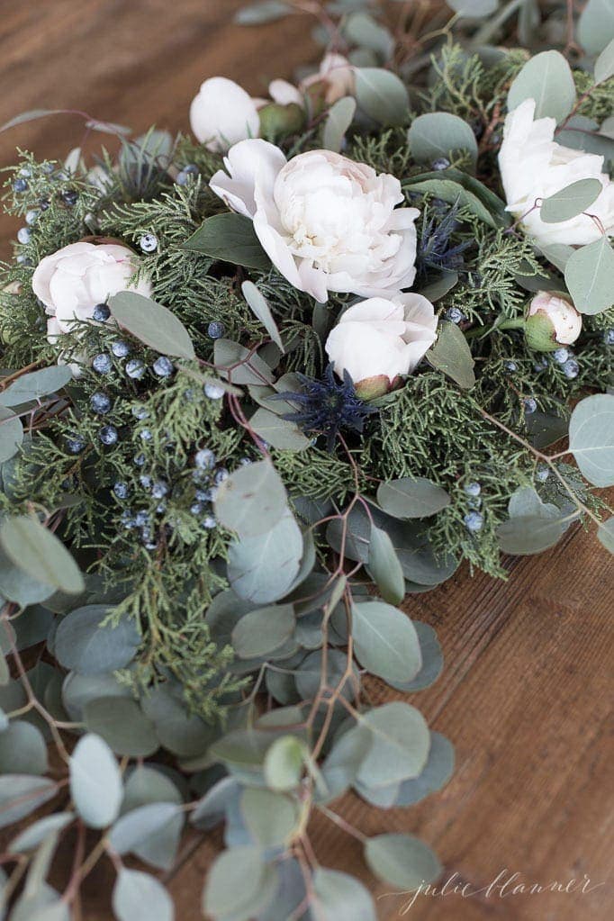 winter flowers | a simple centerpiece tutorial for non traditional Christmas colors