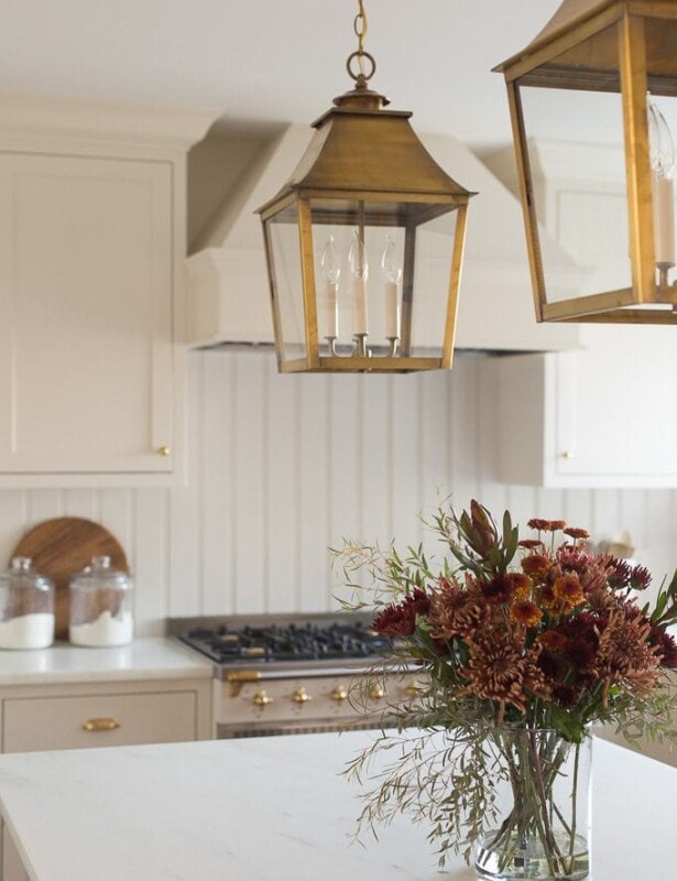 entertaining blogger Julie Blanner teaches you how to arrange a Thanksgiving centerpiece