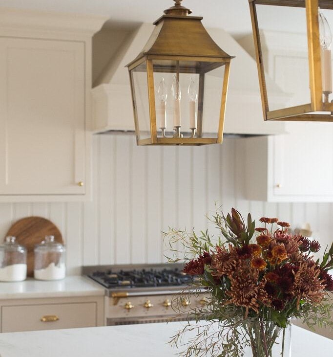entertaining blogger Julie Blanner teaches you how to arrange a Thanksgiving centerpiece
