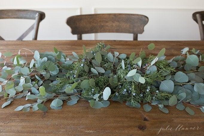 how to create a centerpiece with winter flowers
