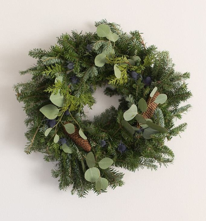 how to update a basic evergreen Christmas wreath