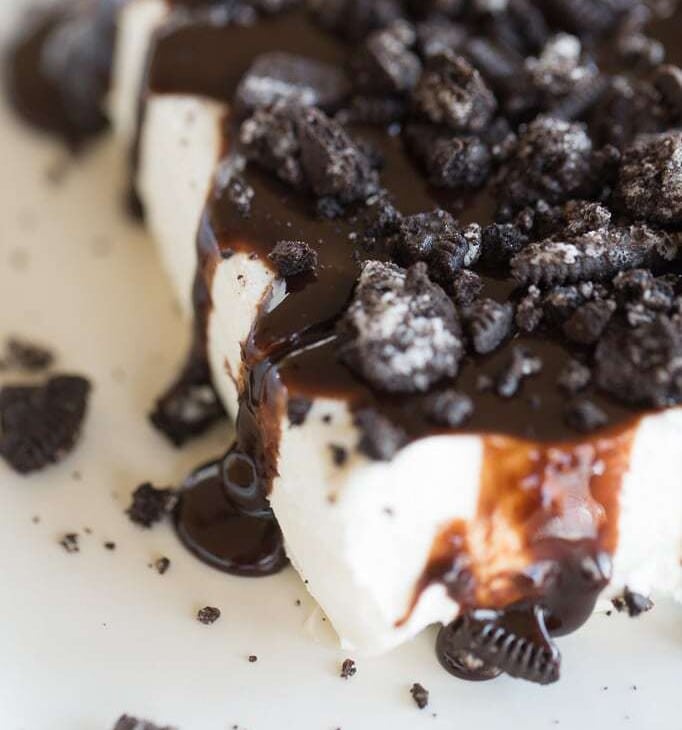 easy 5 minute appetizer cookies and cream cheese spread