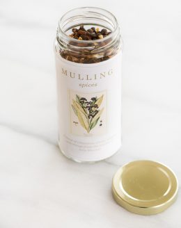 Simple recipe for mulling spices that makes a beautiful homemade holiday gift.