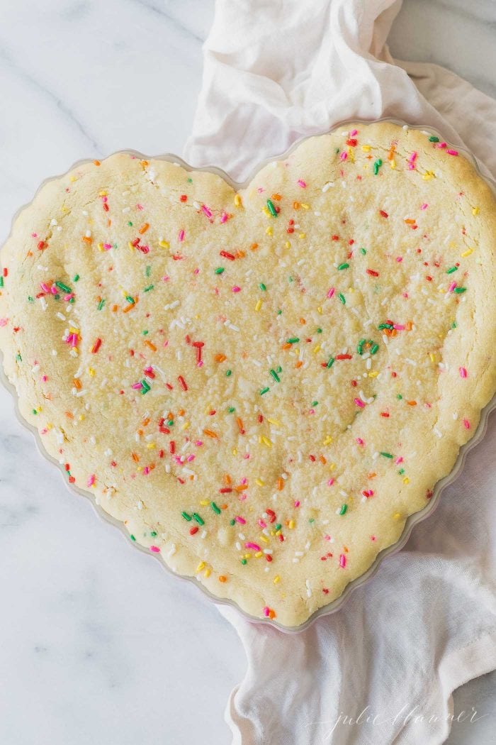 funfetti cookie cake