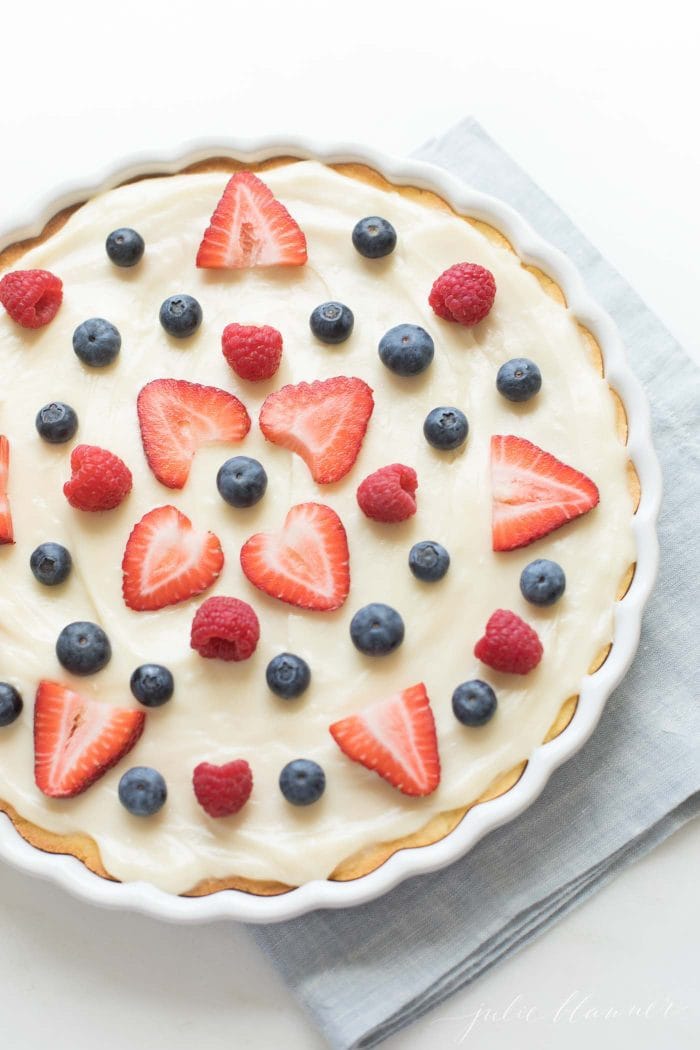 fruit pizza in a tart dish 