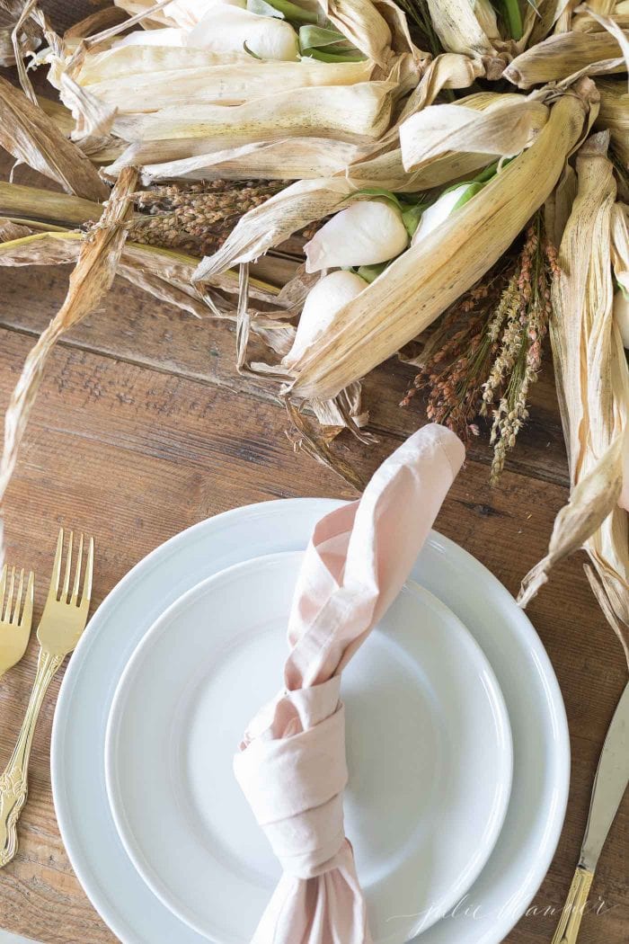 neutral thanksgiving flowers