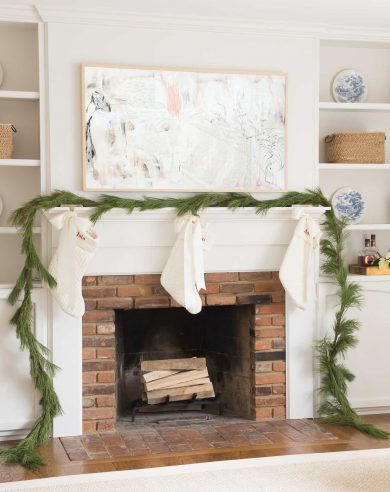 How to Keep Live Christmas Wreaths and Live Garlands Fresh
