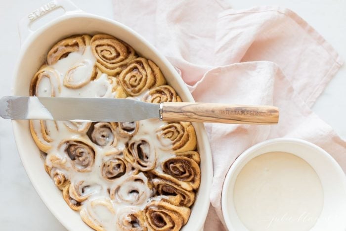 how to make cinnamon roll icing