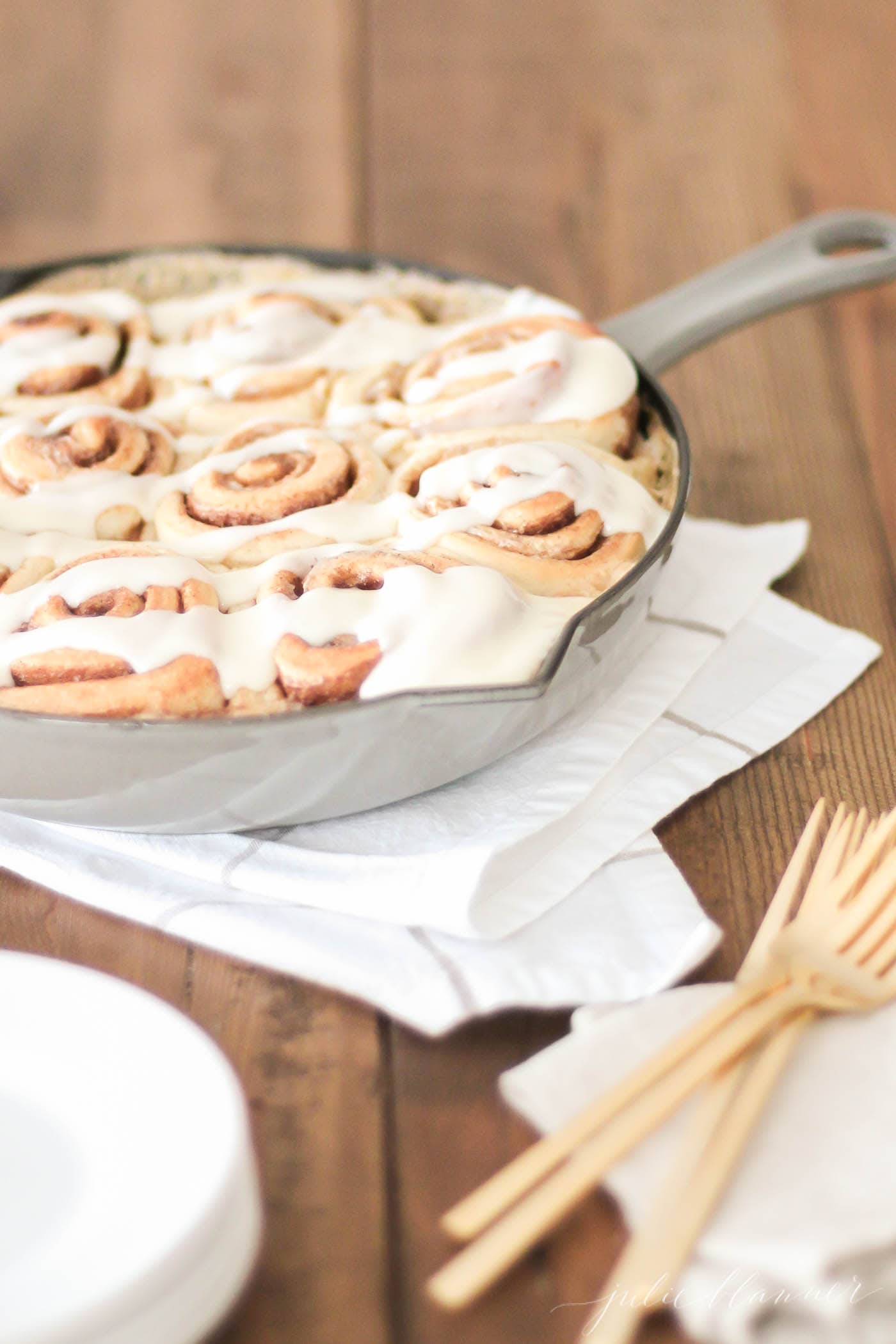 Cream Cheese Icing for Cinnamon Rolls