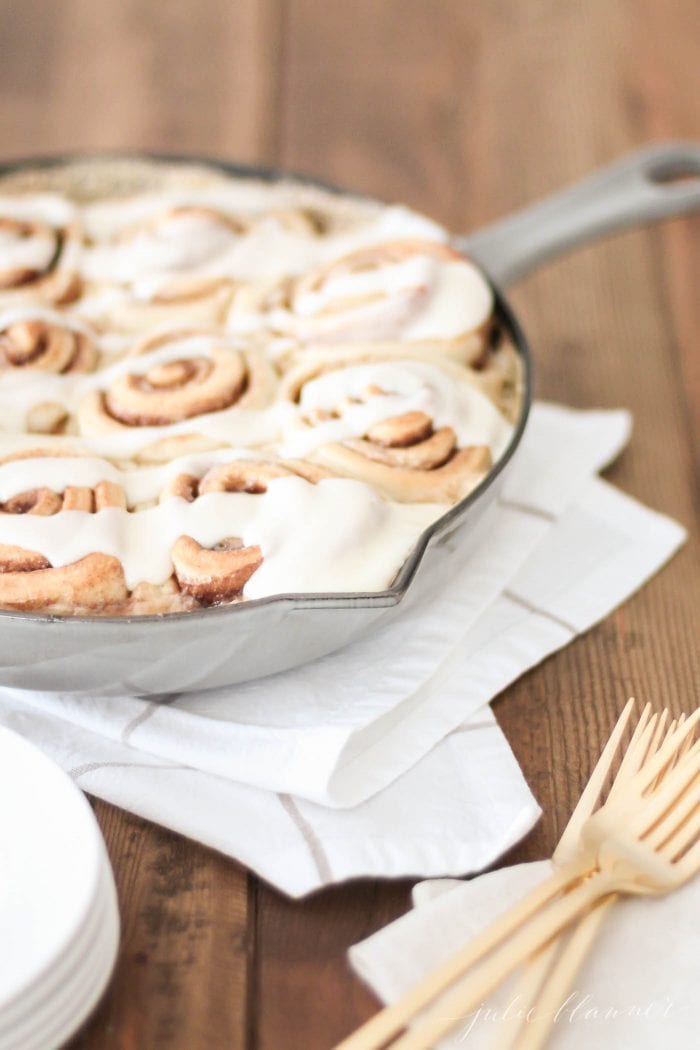 best cream cheese icing for cinnamon rolls