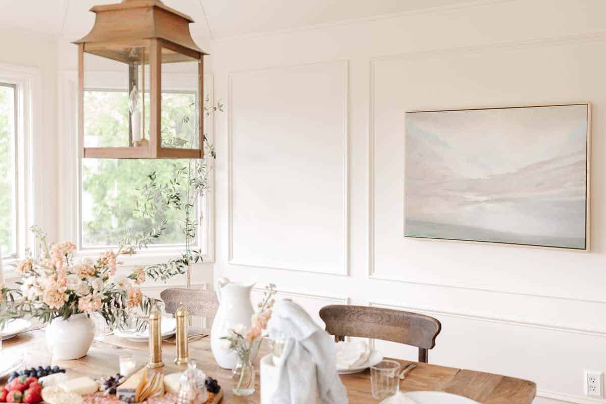 breakfast room with pastel art