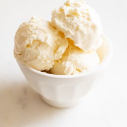 cream cheese ice cream in a white bowl