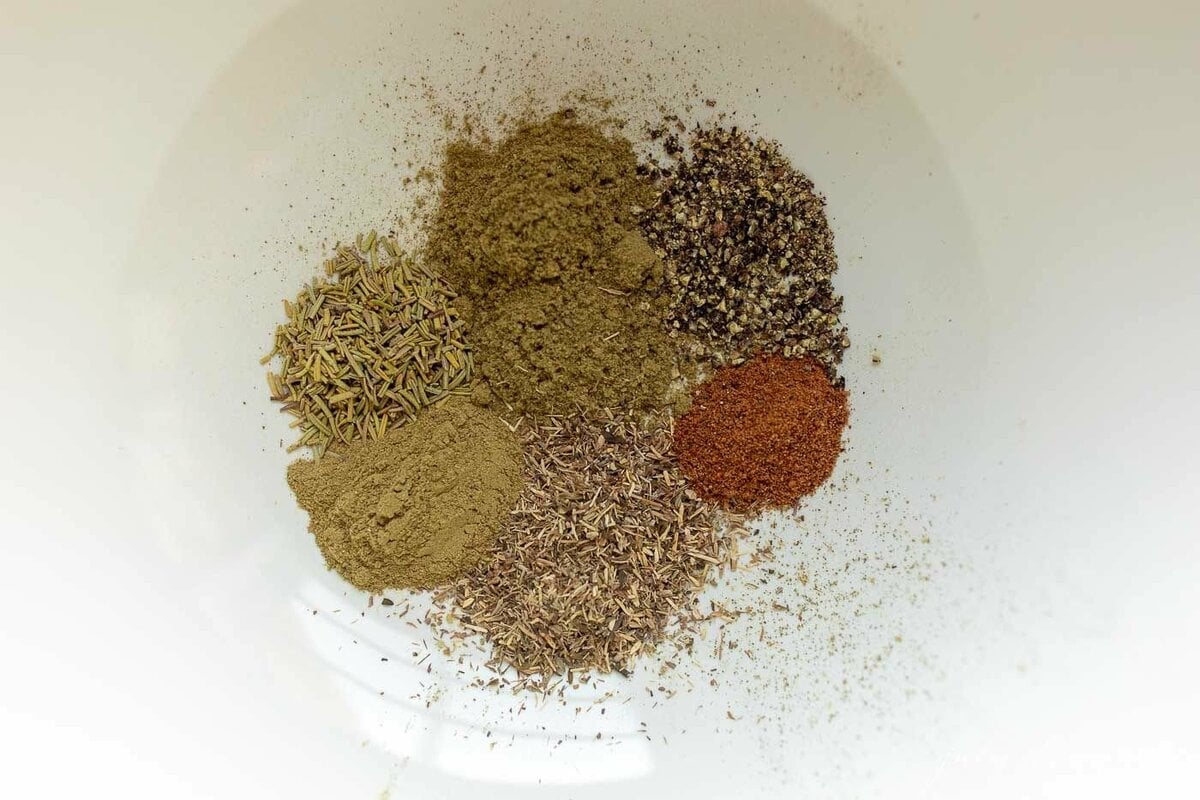 Poultry Seasoning (Easy Recipe!) - Detoxinista