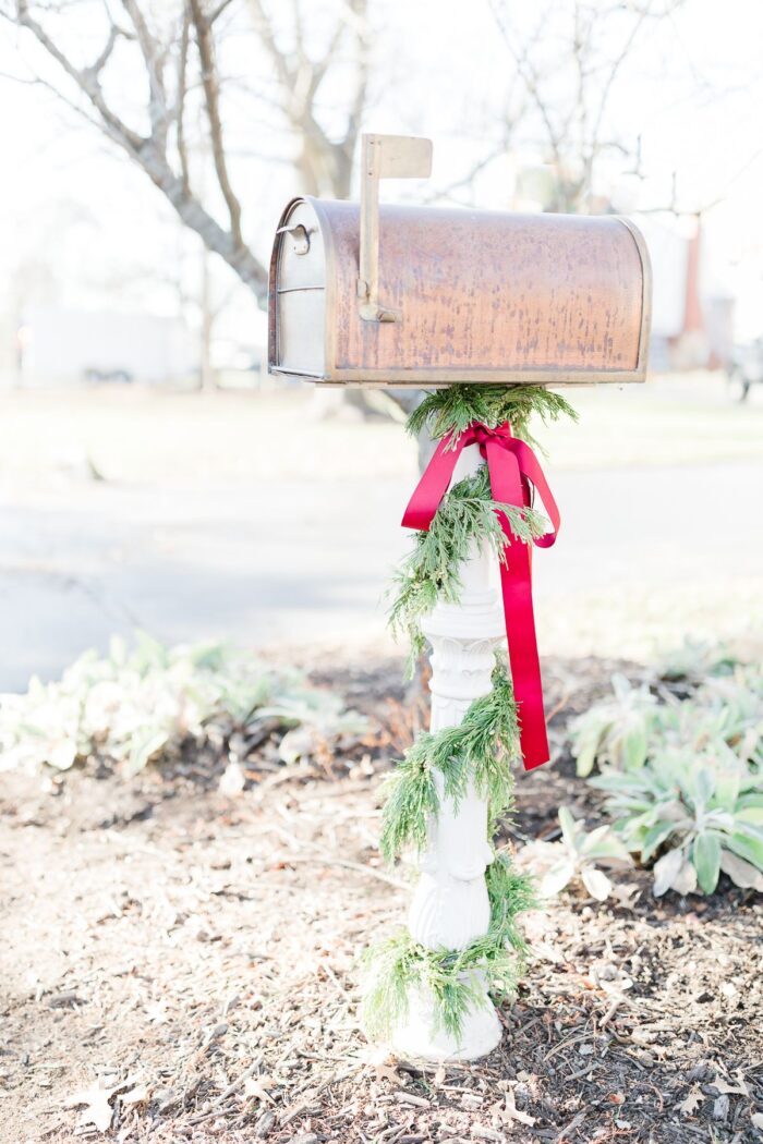 Christmas Mailbox Decorations How to Make a Christmas Mailbox Swag