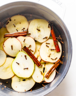 DIY Fall stove-top potpourri (aka simmer pot) naturally fills your hom