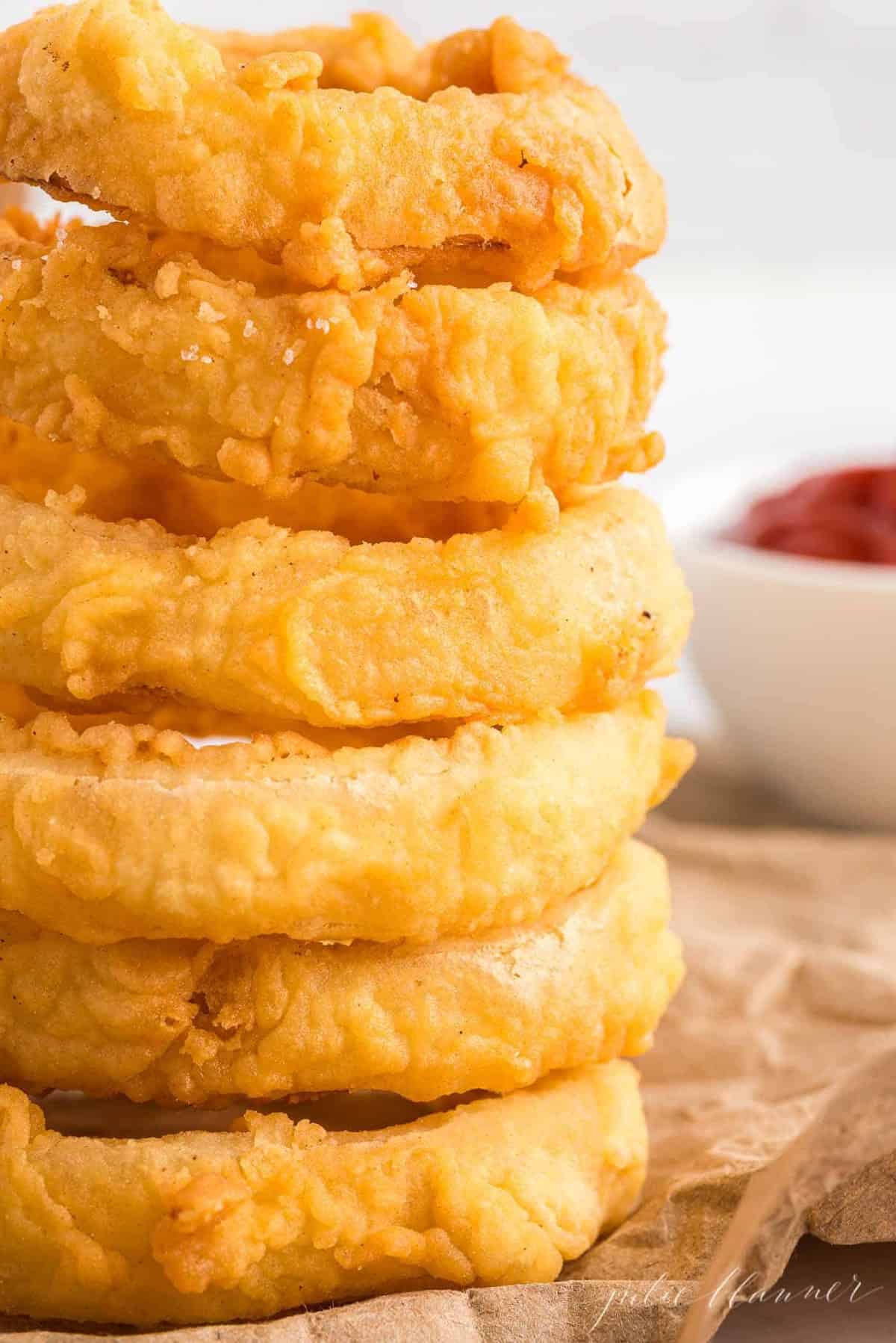 A stack of onion rings