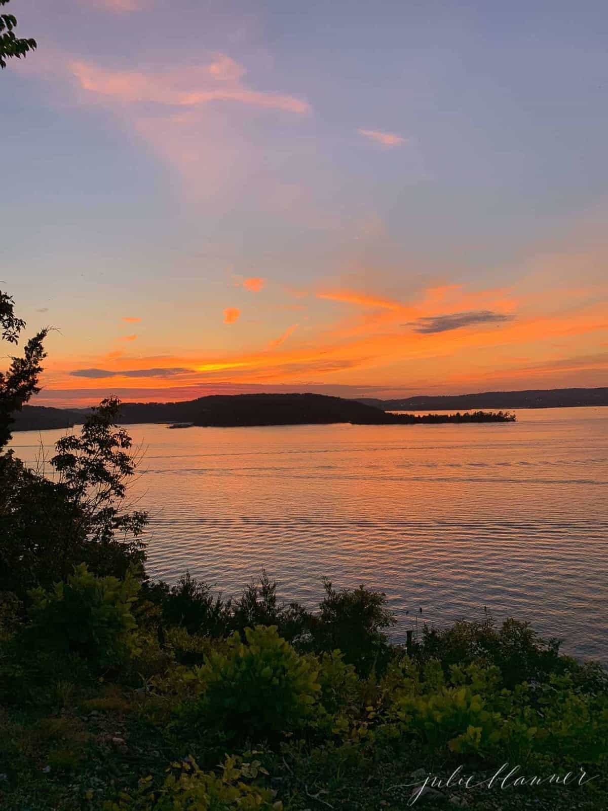 sunset at table rock lake