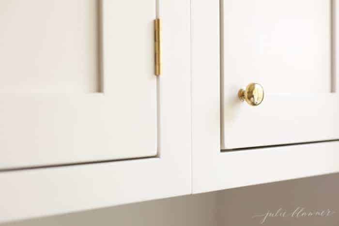 Cabinet Knob Placement, Where To Put Knobs On Kitchen Cabinet Doors