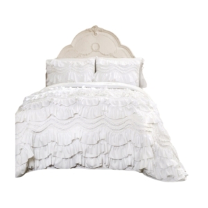 A white comforter with ruffles is a perfect addition to a tween girl's bedroom, adding a touch of elegance and charm to the space.