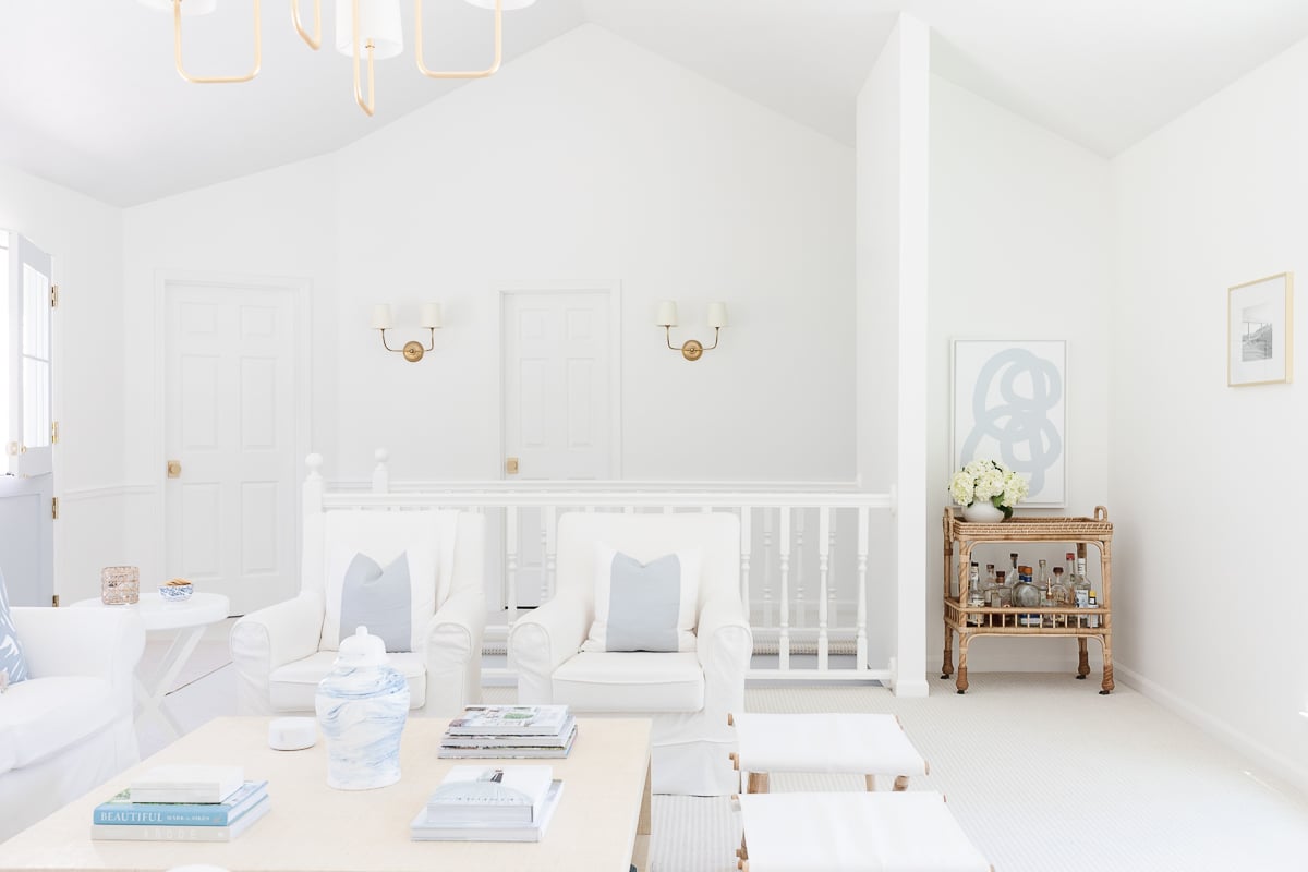 A blue and white coastal living room.