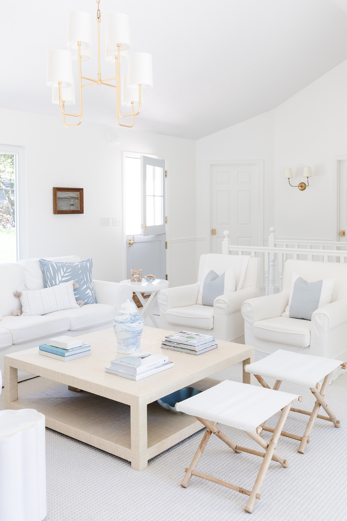 A blue and white coastal living room.