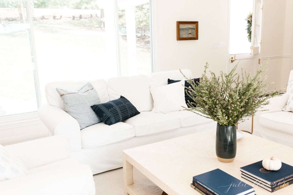 Modern Fall Decor: Minimalist Seasonal Decorating - My Breezy Room