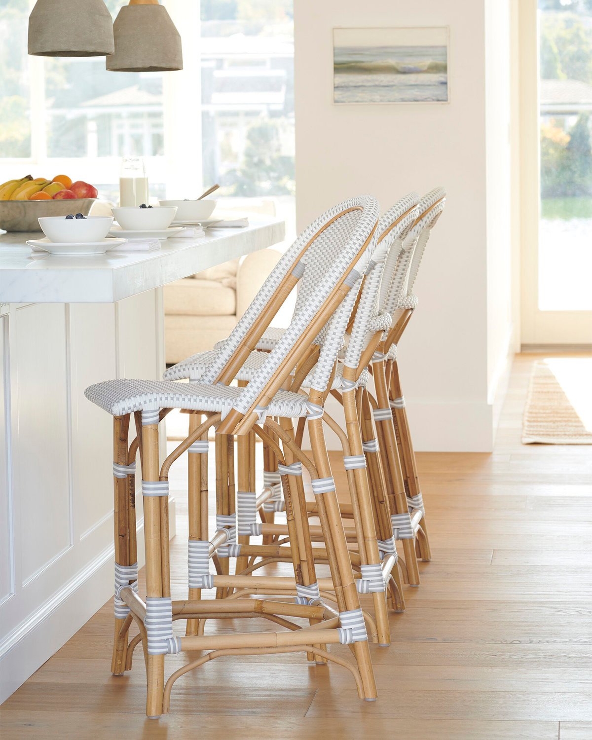 White rattan bar online stools