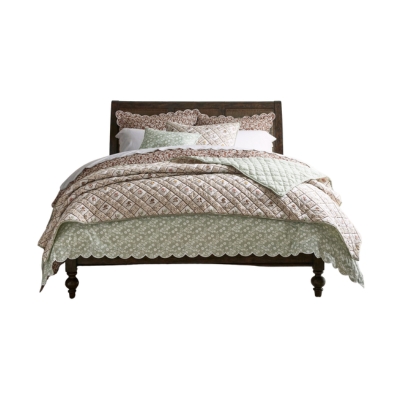 Scalloped floral bedding from Julia Berolzheimer for Pottery Barn